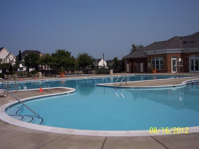 We are proud to say we have the largest pool in the immediate area! thumbnail