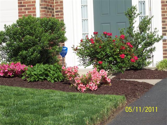 Another example of a beautifully landscaped home! thumbnail
